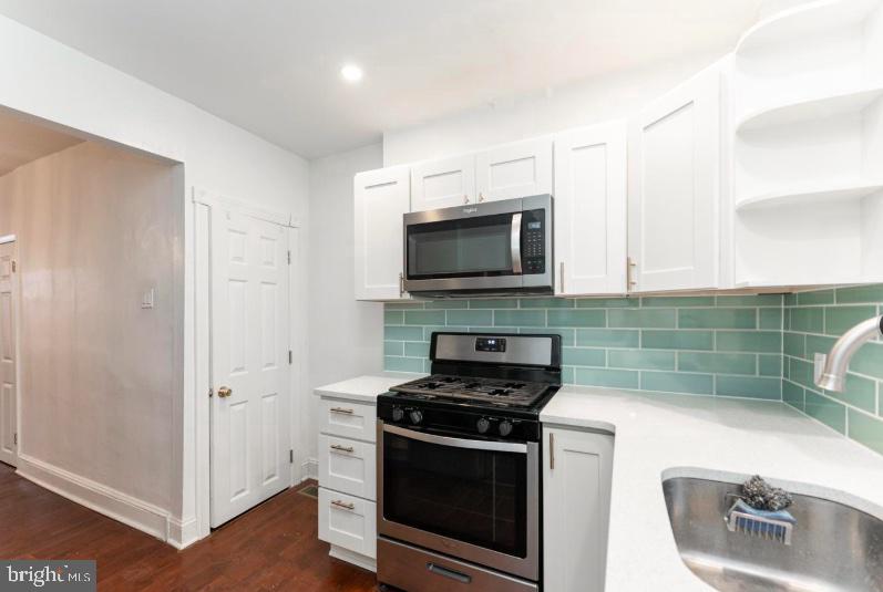 2050 S Beechwood St Property Photo 15
