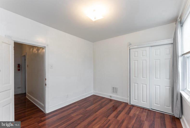 2050 S Beechwood St Property Photo 18