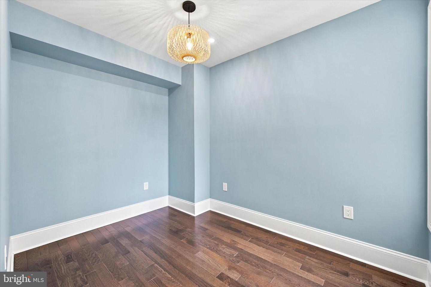 1012 Carpenter St Property Photo 18
