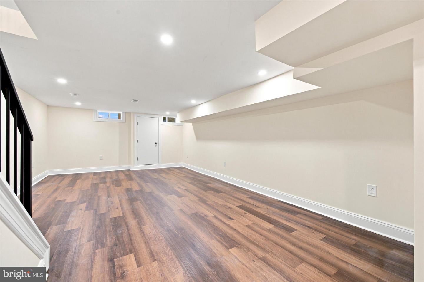 1012 Carpenter St Property Photo 32