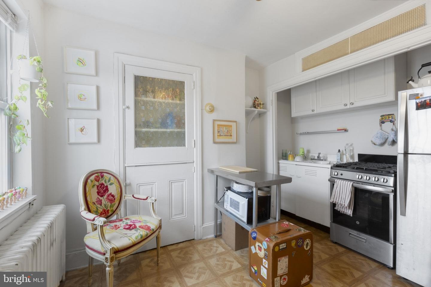 239 E Girard Ave #3 Property Photo 6