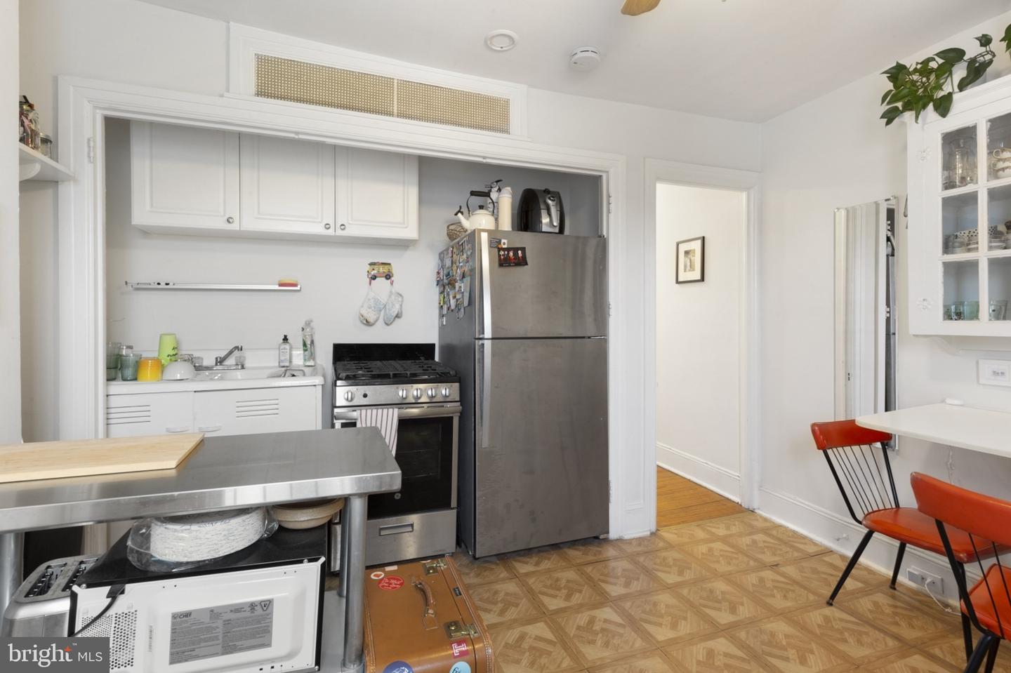 239 E Girard Ave #3 Property Photo 7