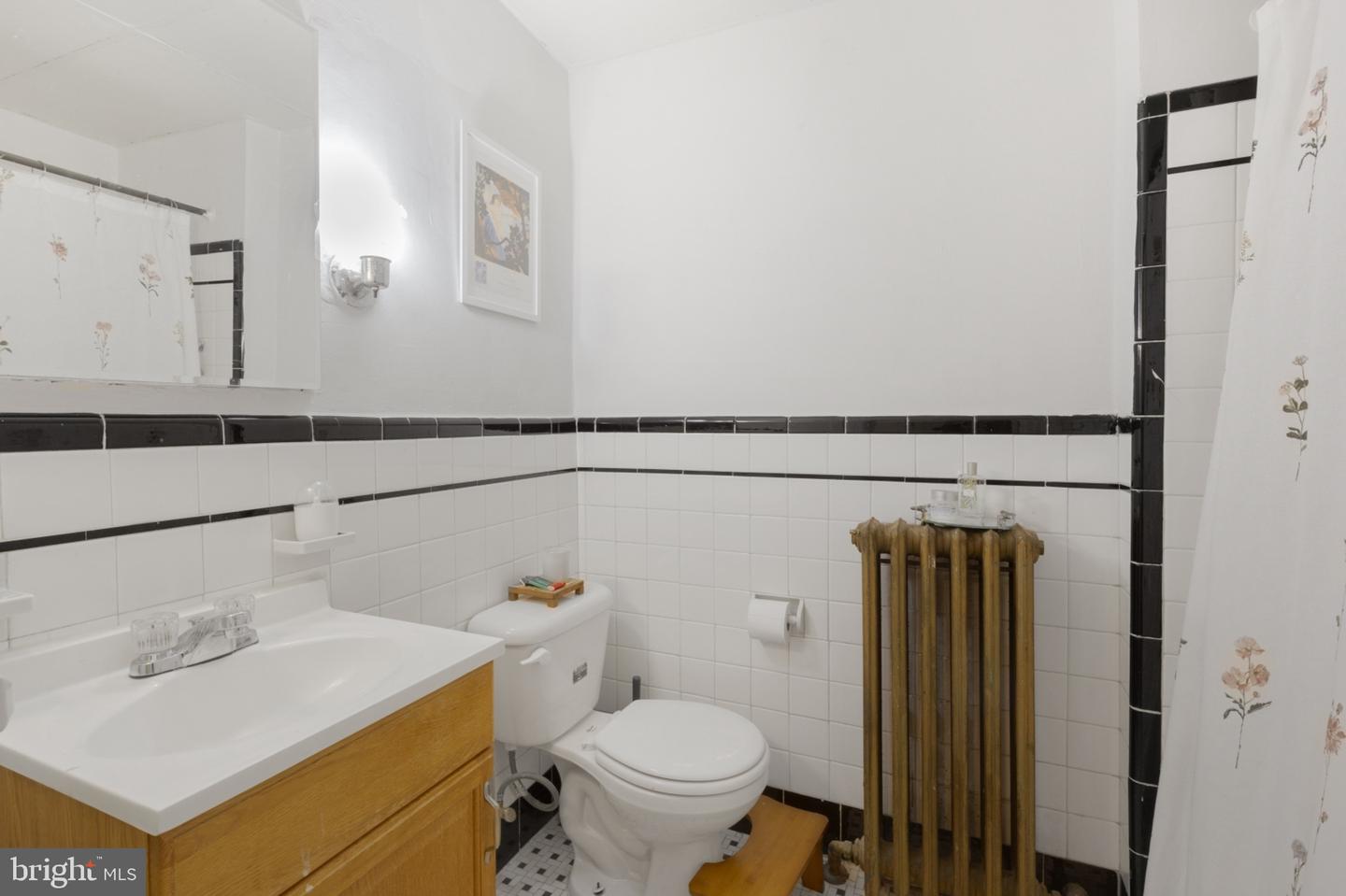 239 E Girard Ave #3 Property Photo 11