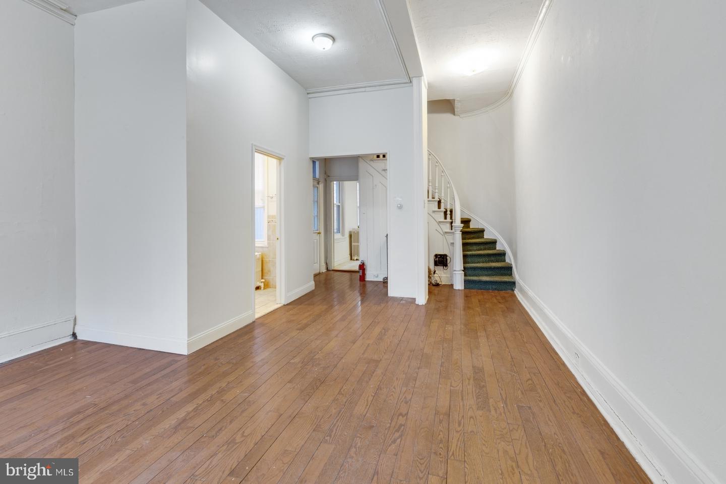 415 S 40th St Property Photo 3