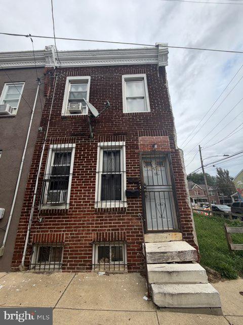 2403 N Clarion St Property Photo 1