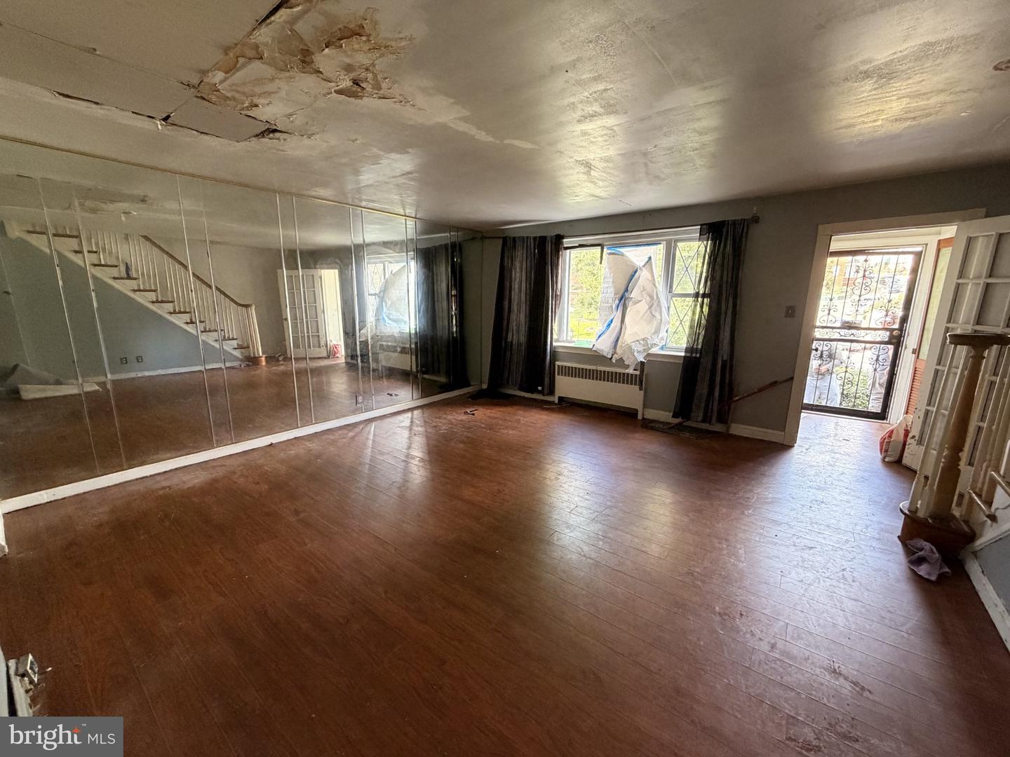 2127 Bryn Mawr Ave Property Photo 6