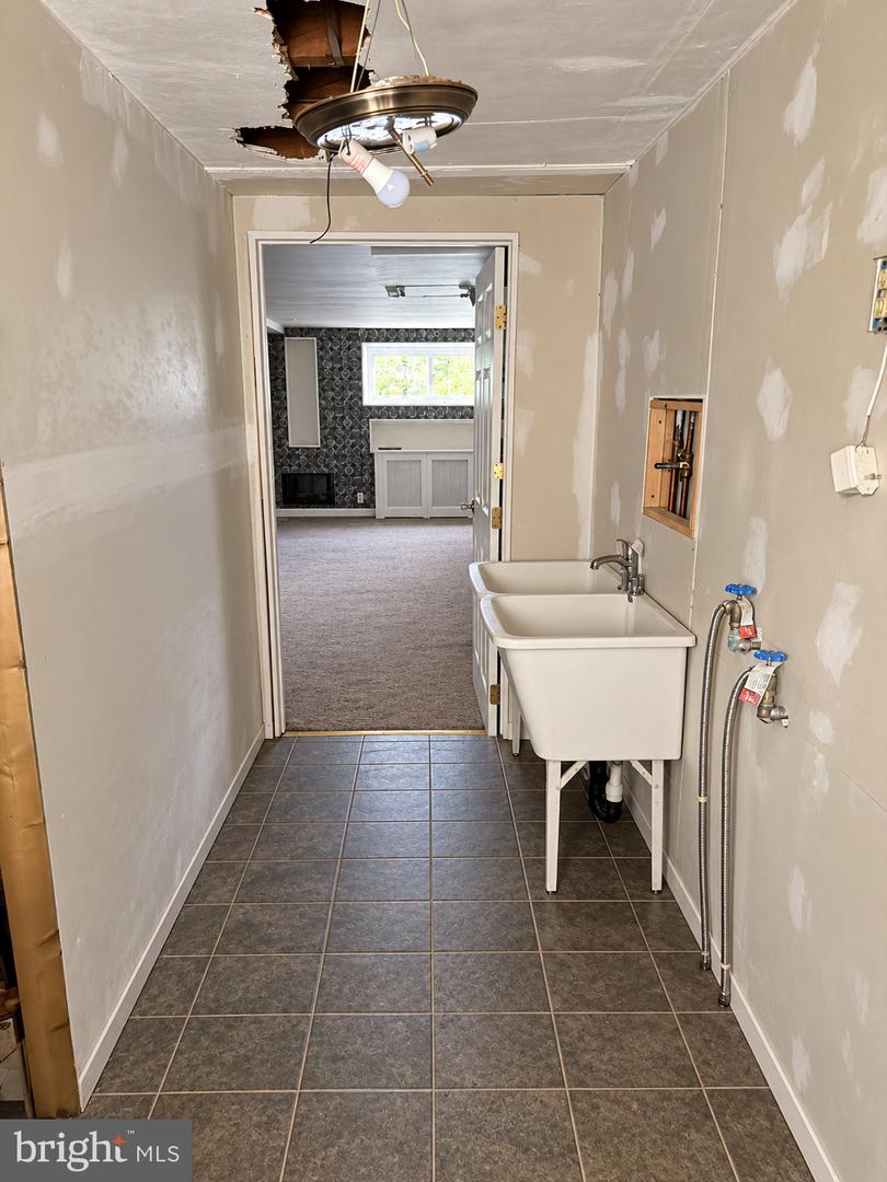 2127 Bryn Mawr Ave Property Photo 29