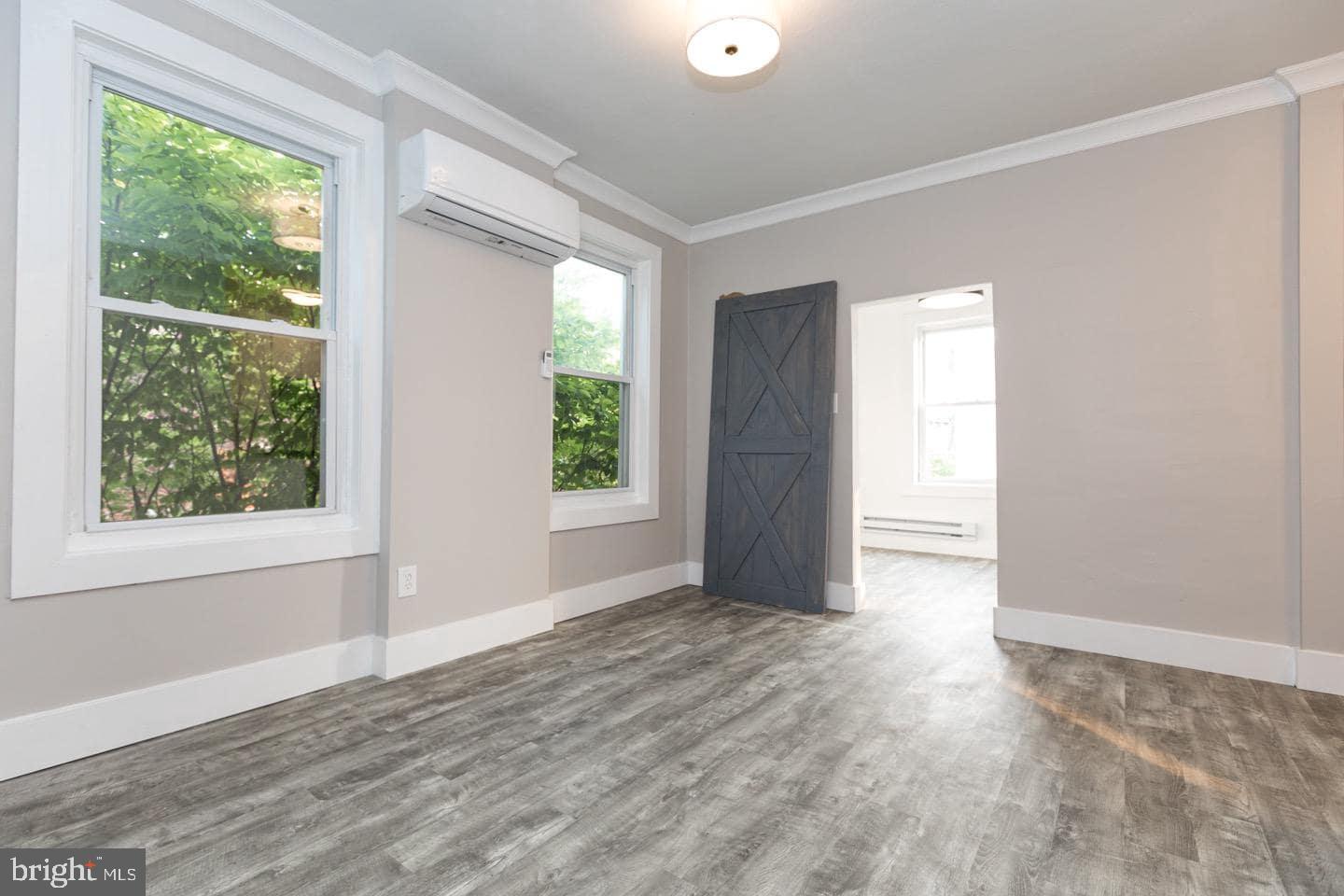 2434 E Dauphin St #2r Property Photo 4