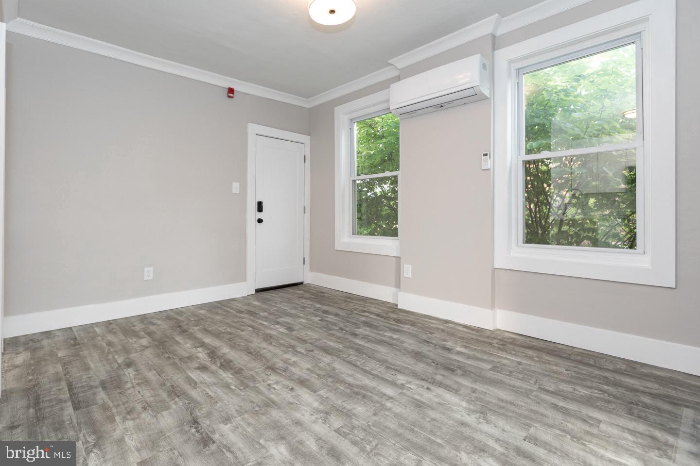 2434 E Dauphin St #2r Property Photo 7