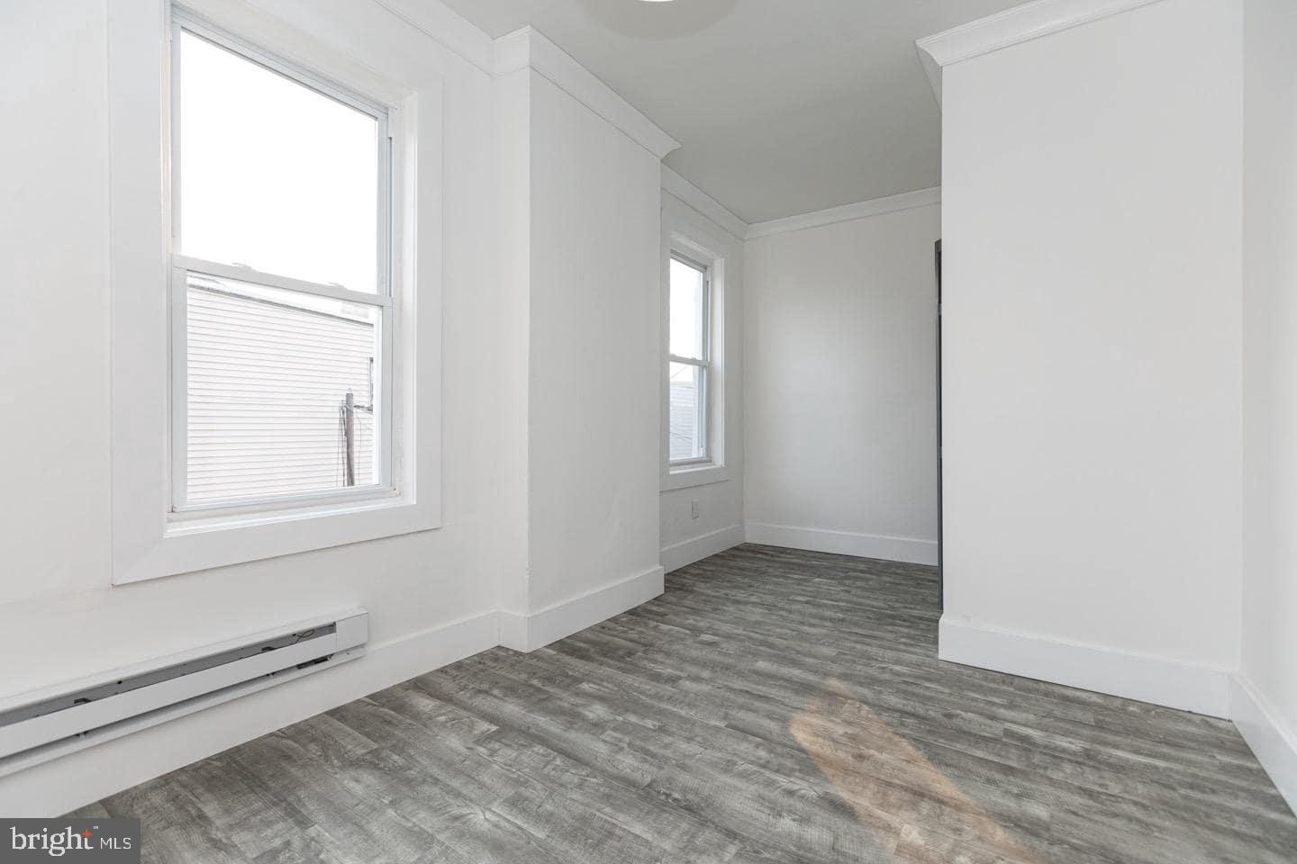 2434 E Dauphin St #2r Property Photo 8