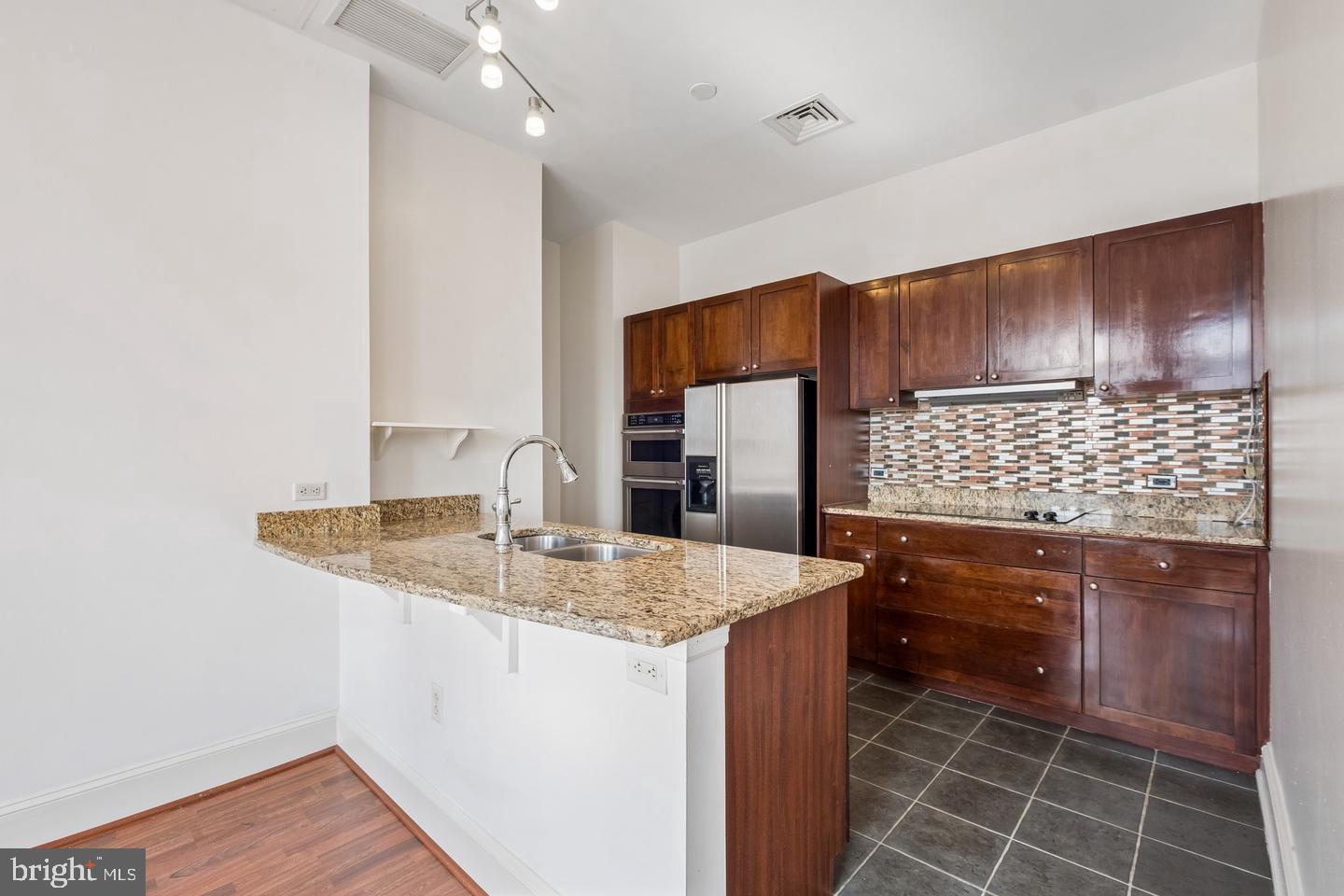 1512-14 Spruce St #ph-2404 Property Photo 8