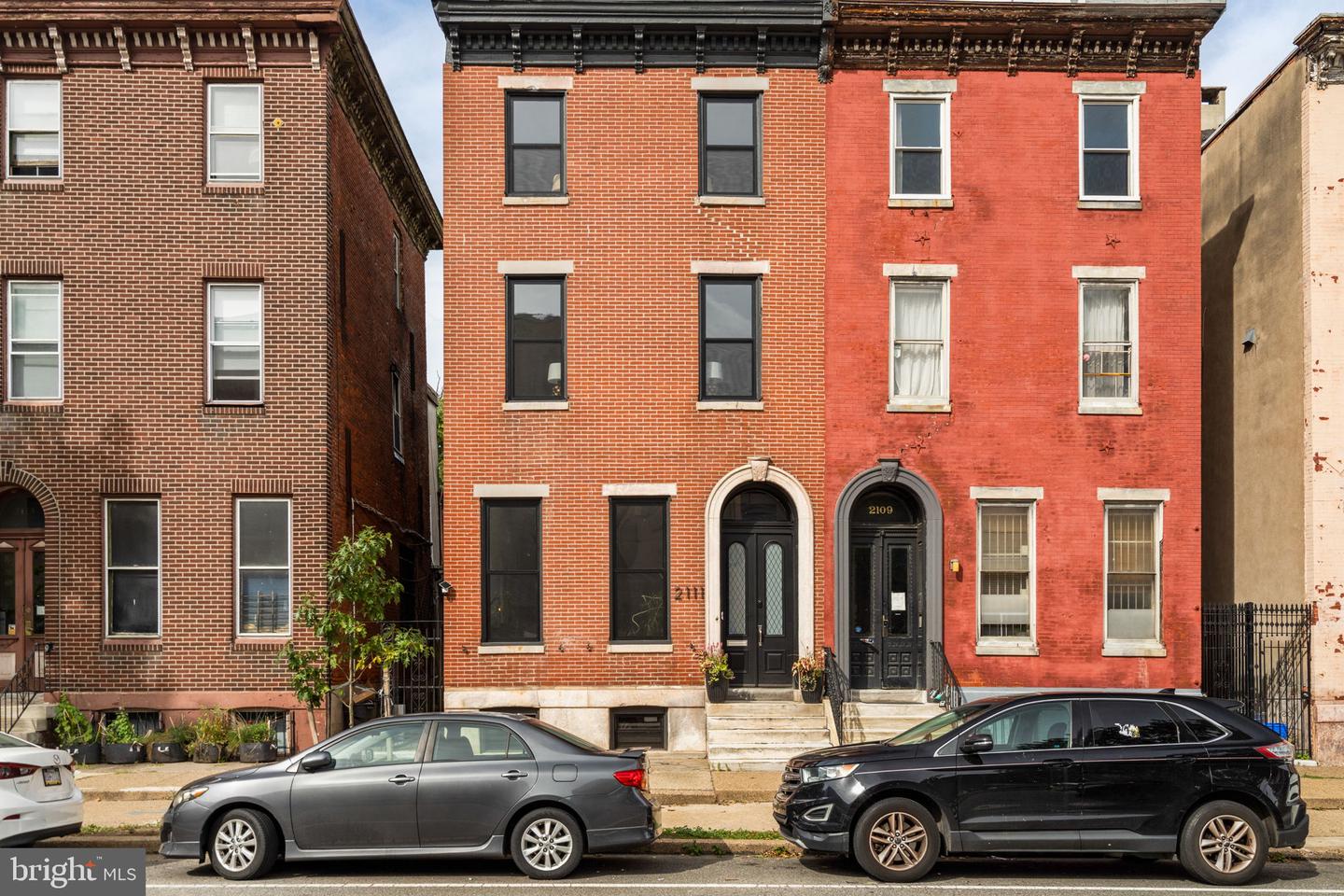 2111 SPRING GARDEN ST Property Photo 1
