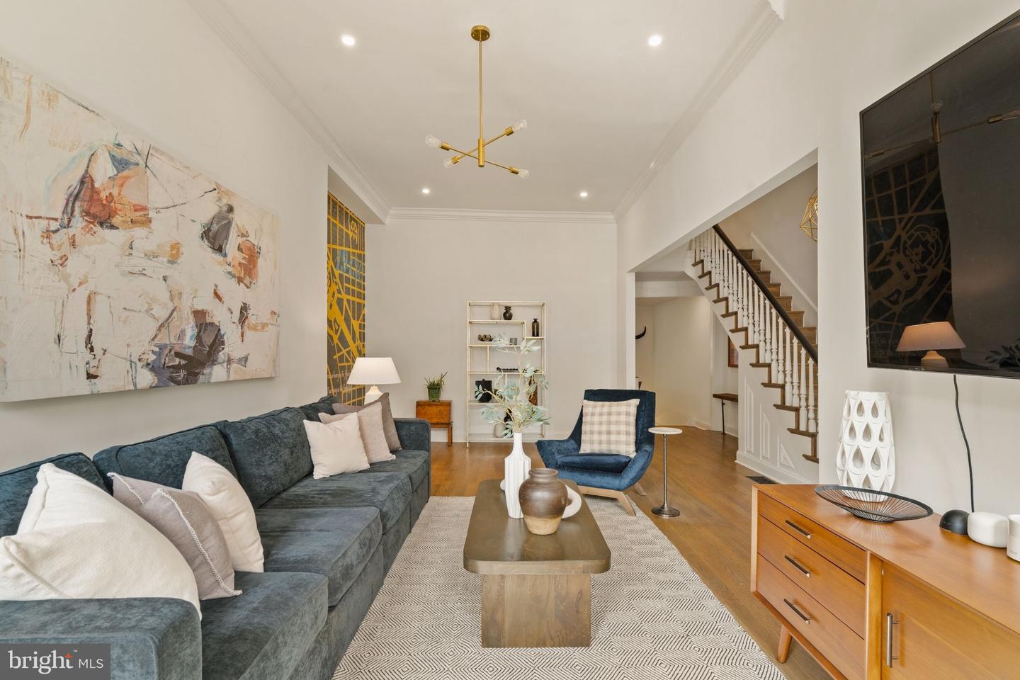 2111 Spring Garden St Property Photo 3