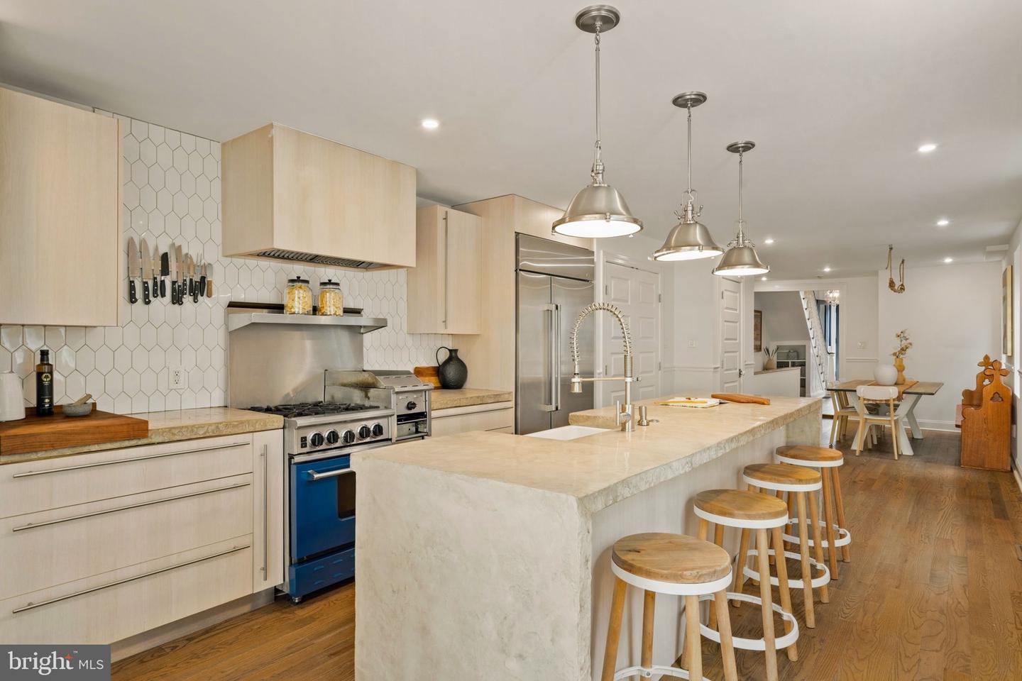 2111 Spring Garden St Property Photo 4