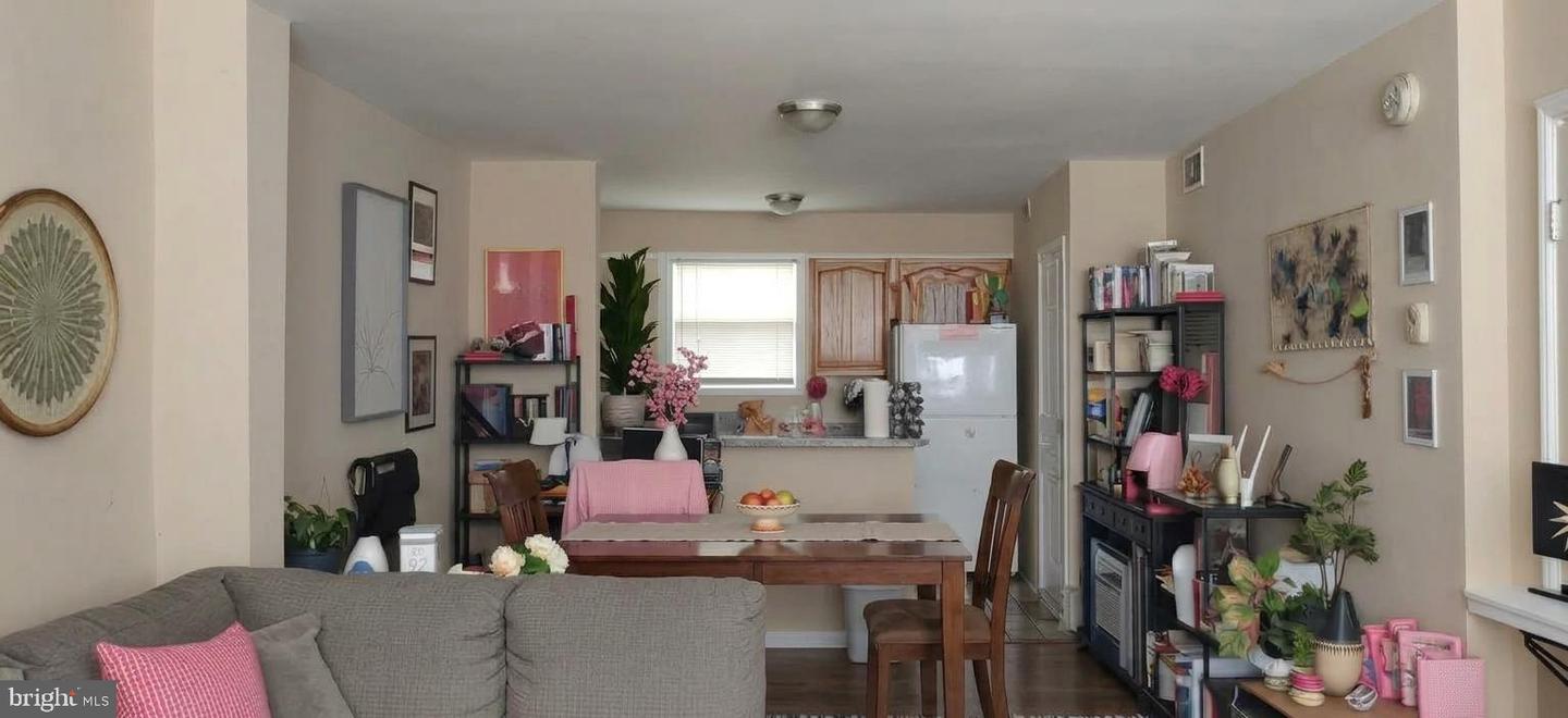 6475 Lensen St Property Photo 2