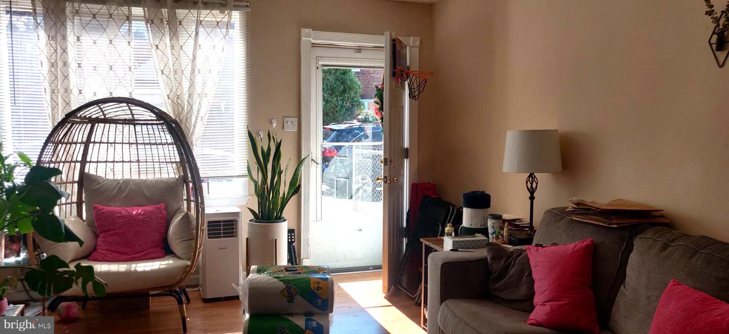 6475 Lensen St Property Photo 3