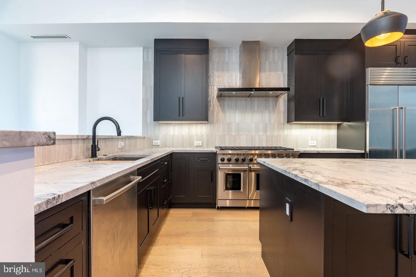 2320 Sansom St Property Photo 10