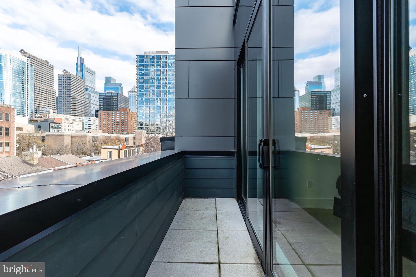 2320 Sansom St Property Photo 24