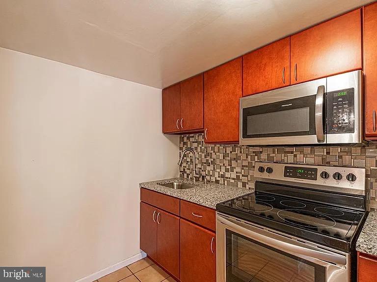 1324 Locust St #207 Property Photo 2