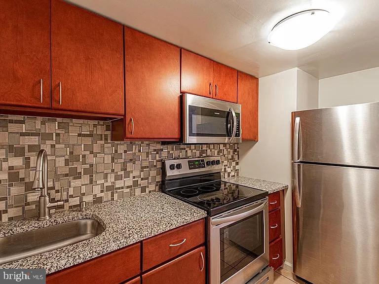 1324 Locust St #207 Property Photo 3