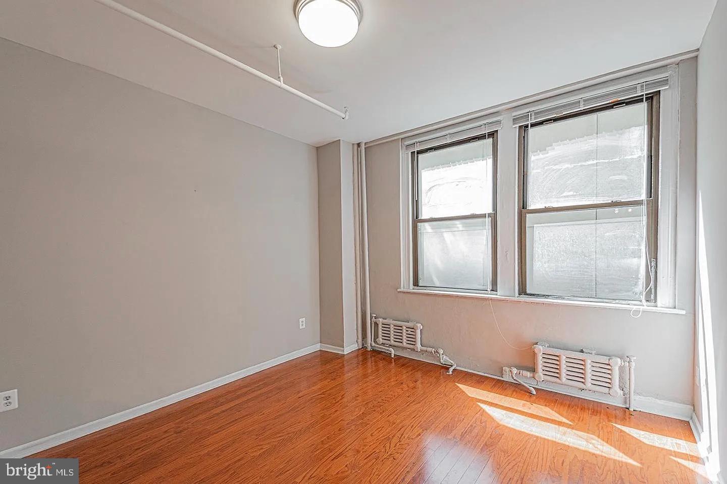 1324 Locust St #207 Property Photo 5