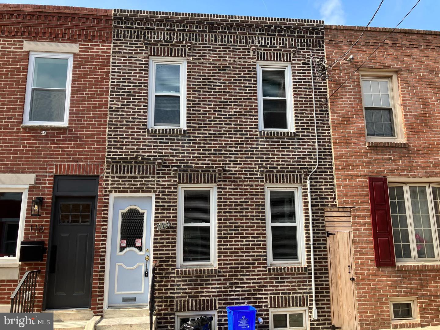 120 SIGEL ST Property Photo 1