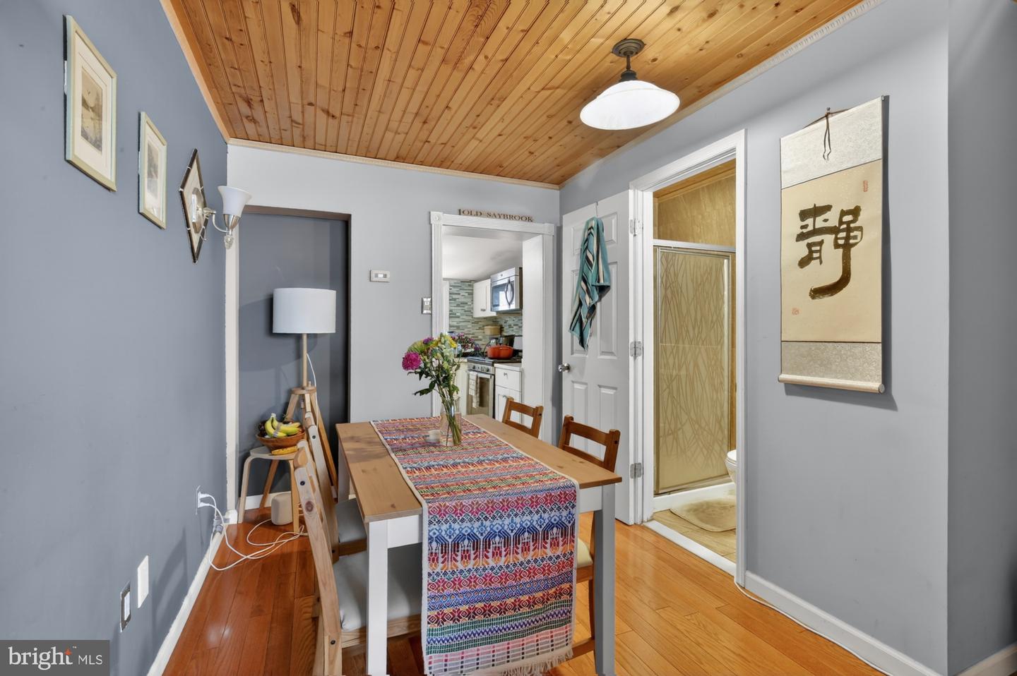 416 E Flora St Property Photo 4