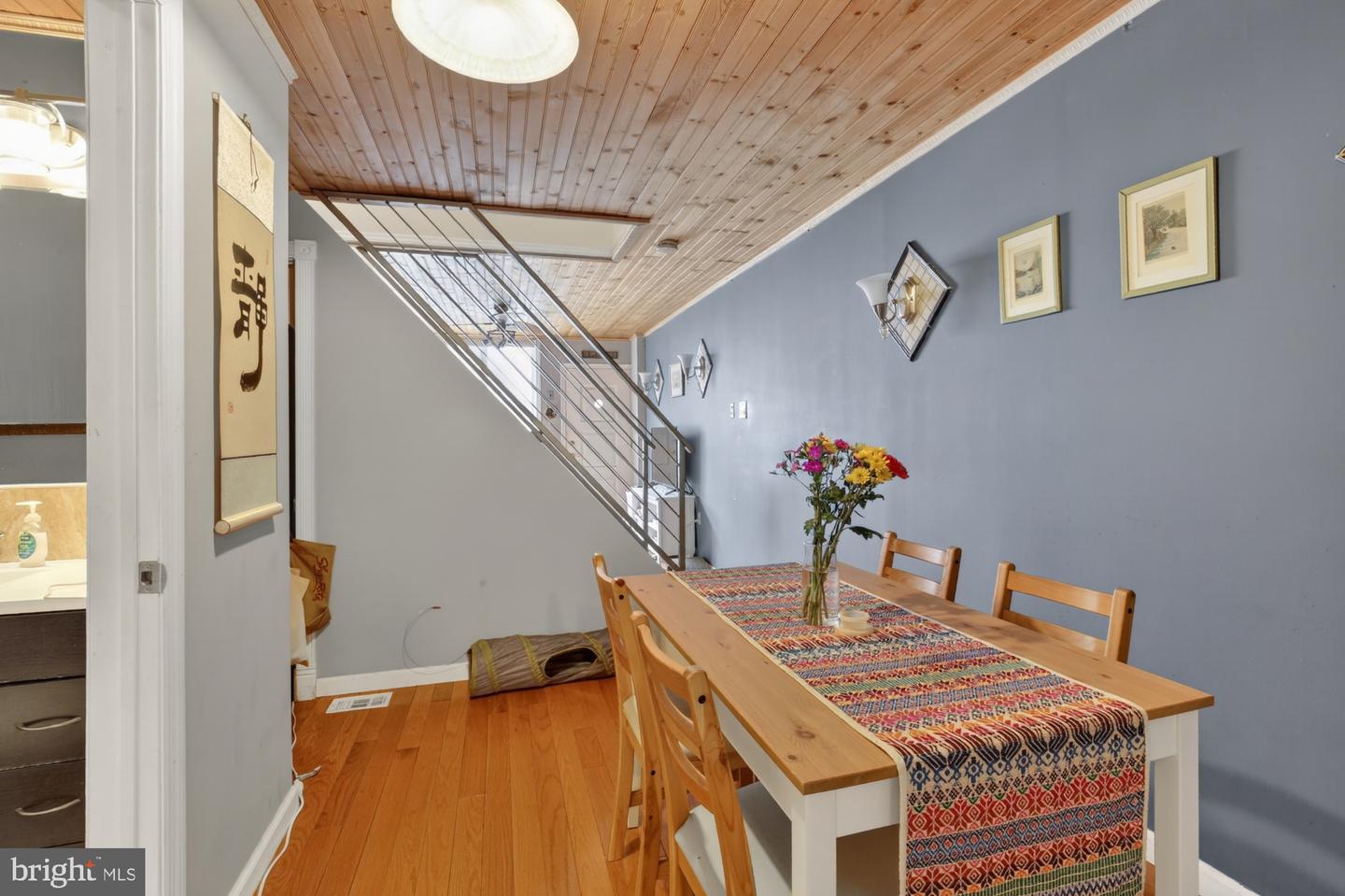 416 E Flora St Property Photo 6