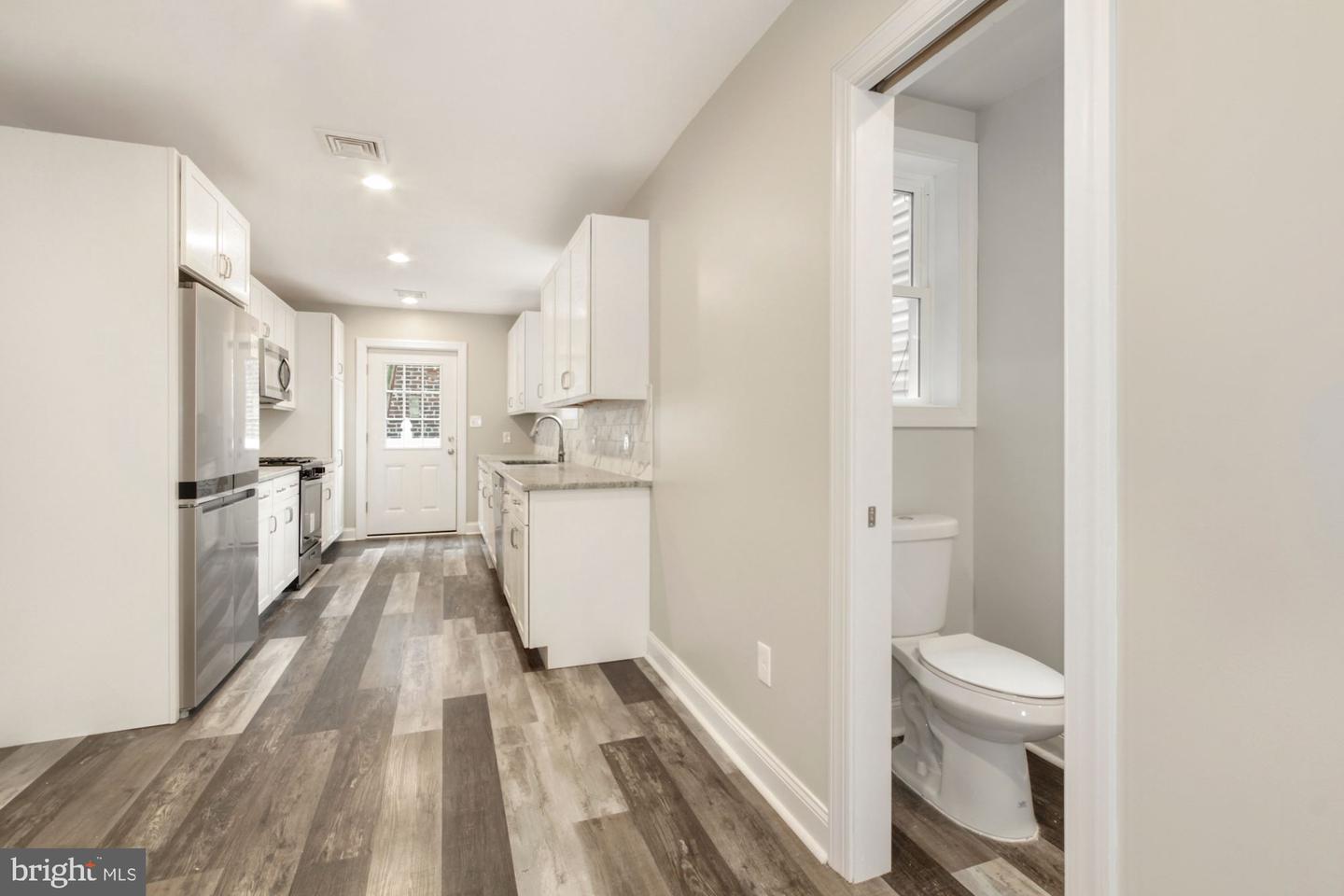 2439 Jasper St Property Photo 6