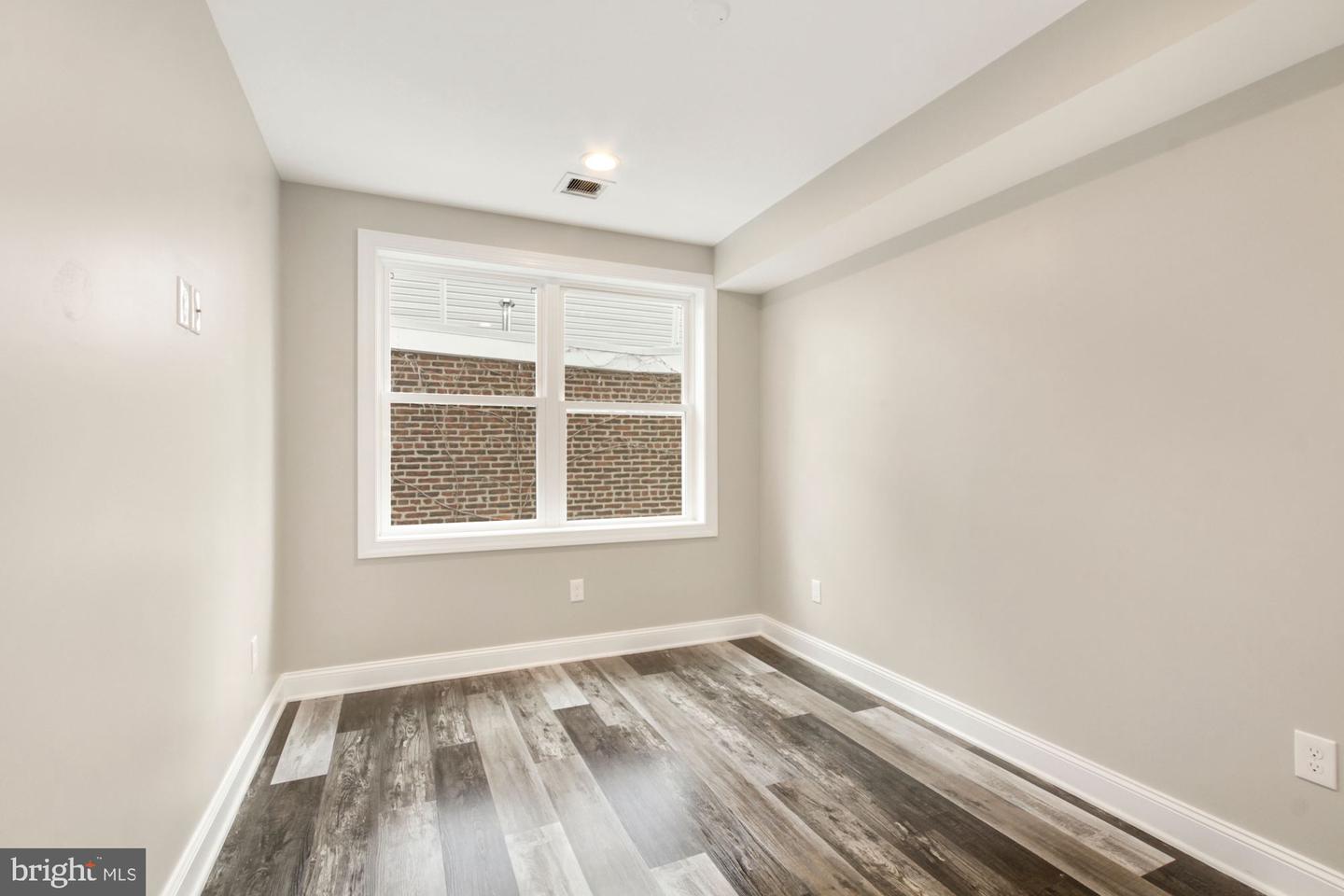 2439 Jasper St Property Photo 12