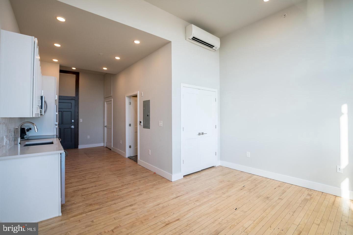1300 S 19th St #unit 310 Property Photo 3