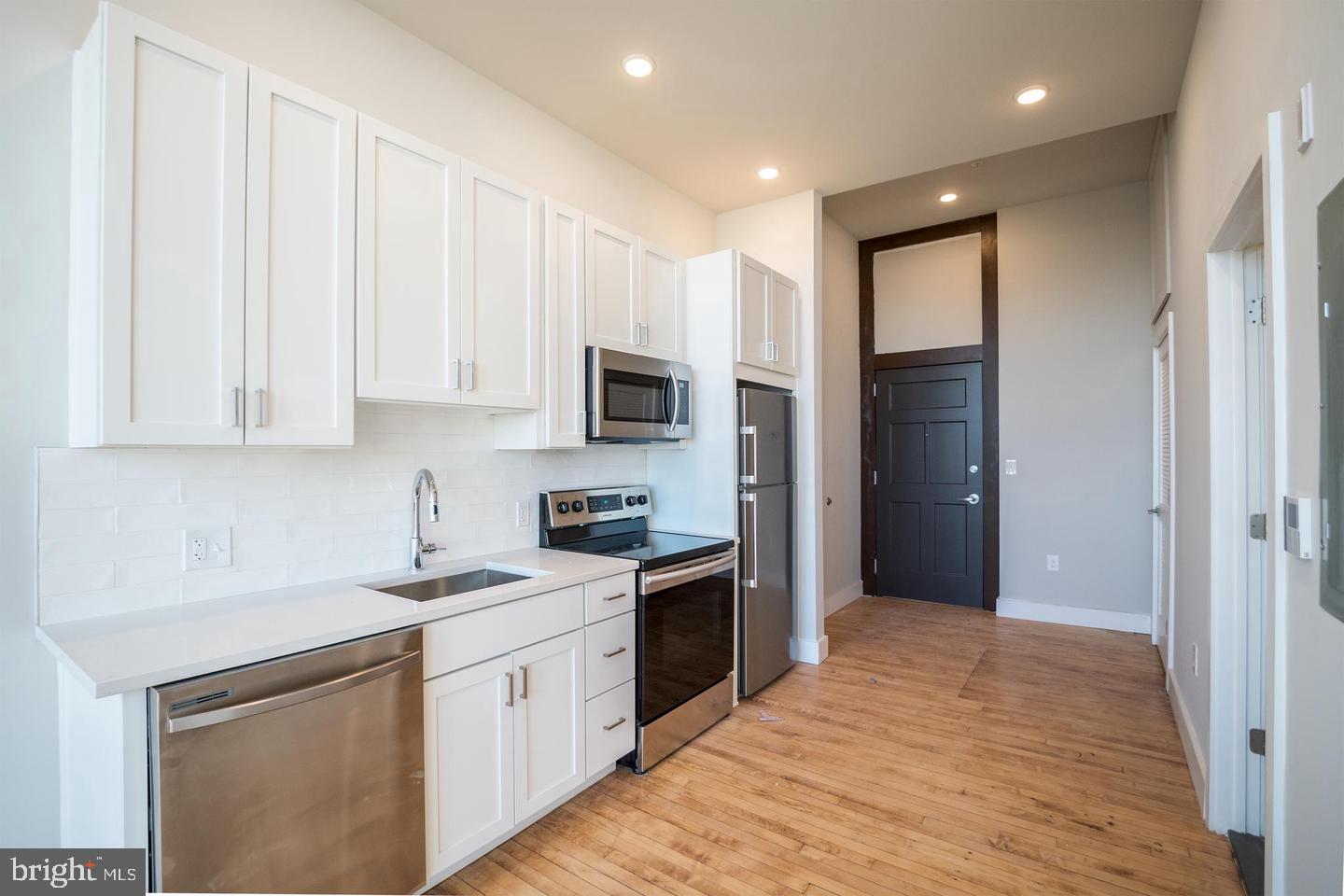 1300 S 19th St #unit 310 Property Photo 4