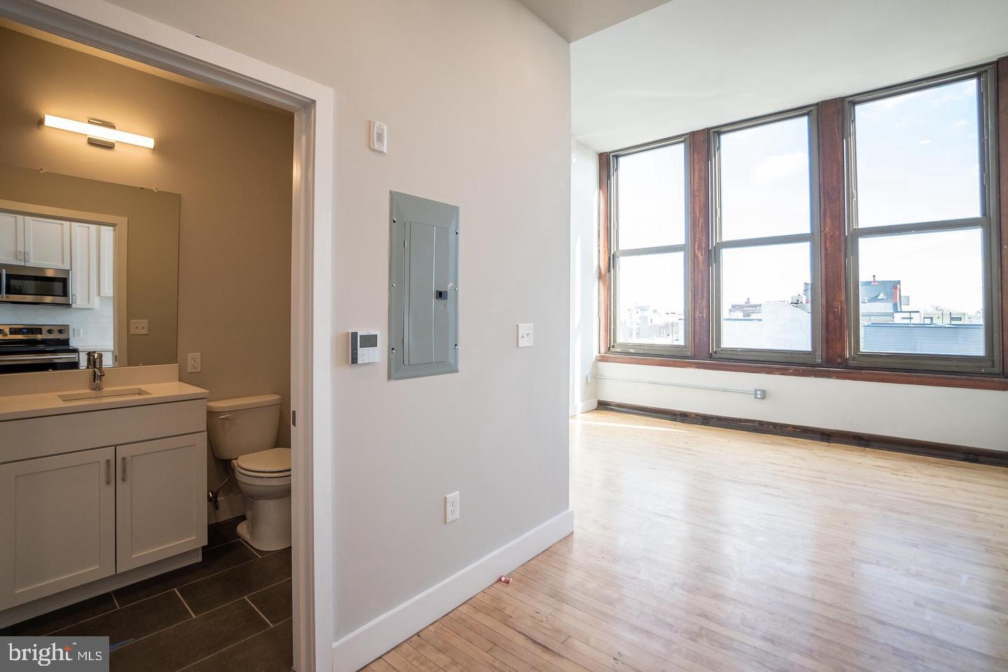 1300 S 19th St #unit 310 Property Photo 6