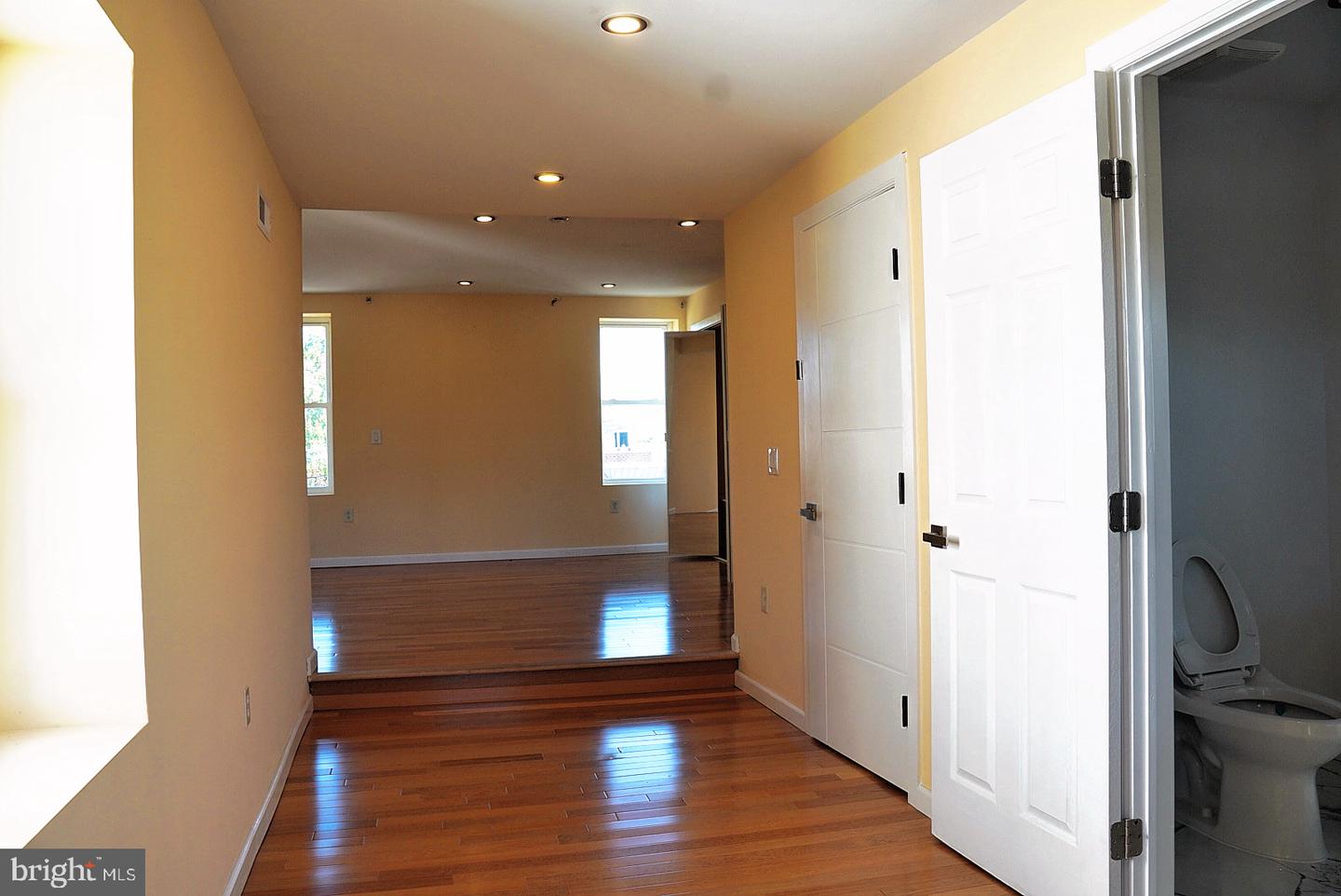 2556 E Somerset St Property Photo 13