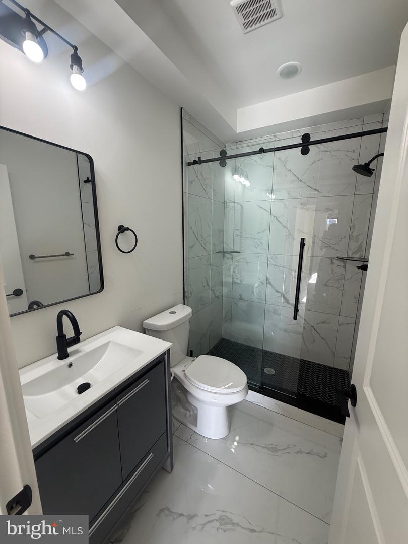 2333 E York St #3 Property Photo 10
