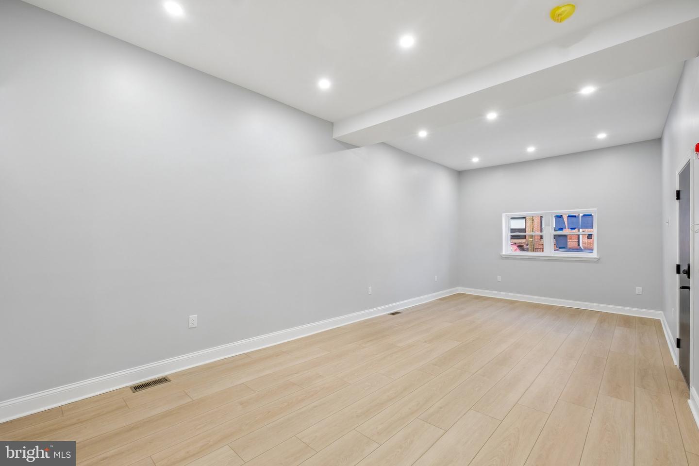 617 8th St S #1 Property Photo 8