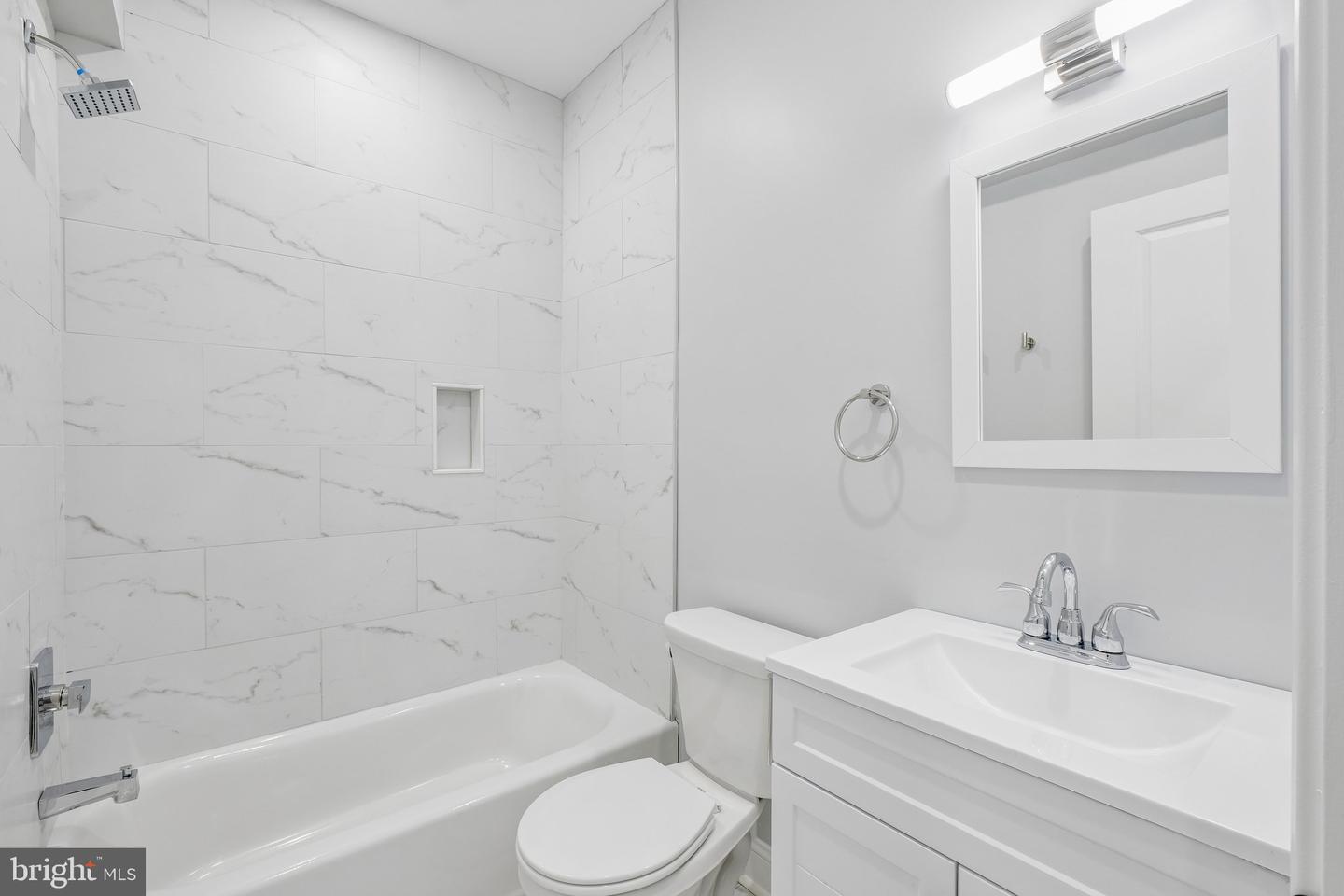 617 8th St S #1 Property Photo 9
