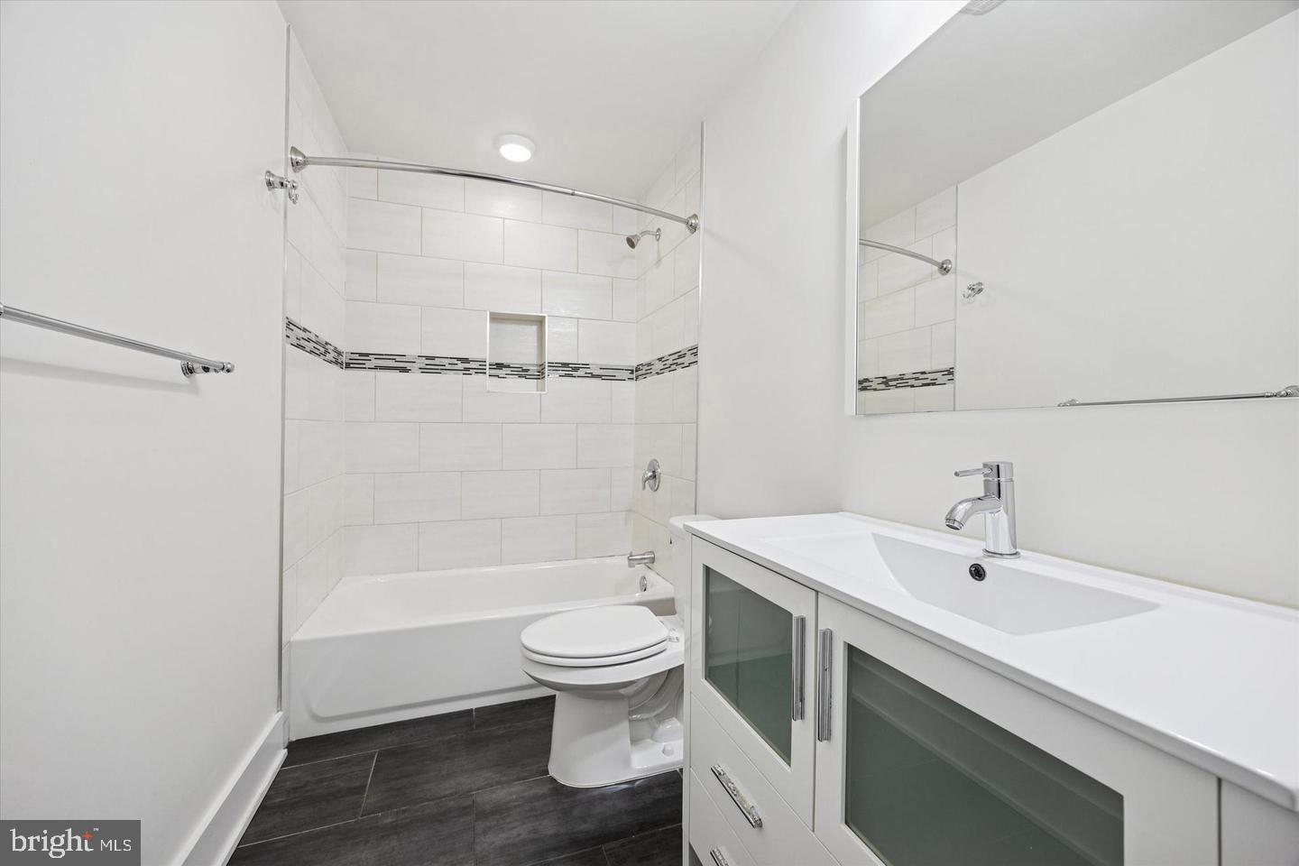1227 N 5th St #2 Property Photo 9