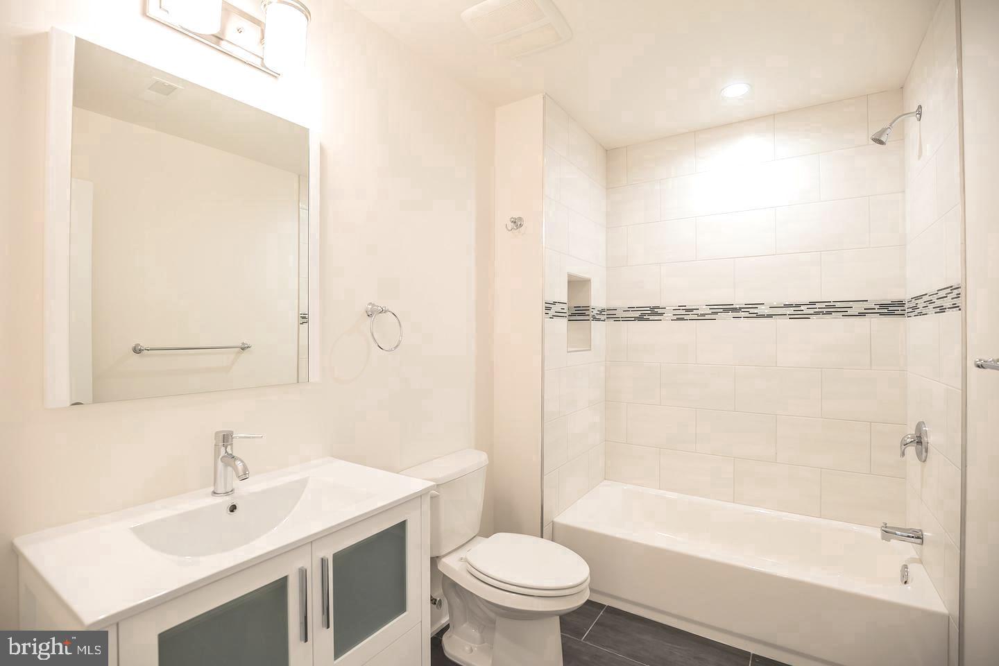 1227 N 5th St #2 Property Photo 16