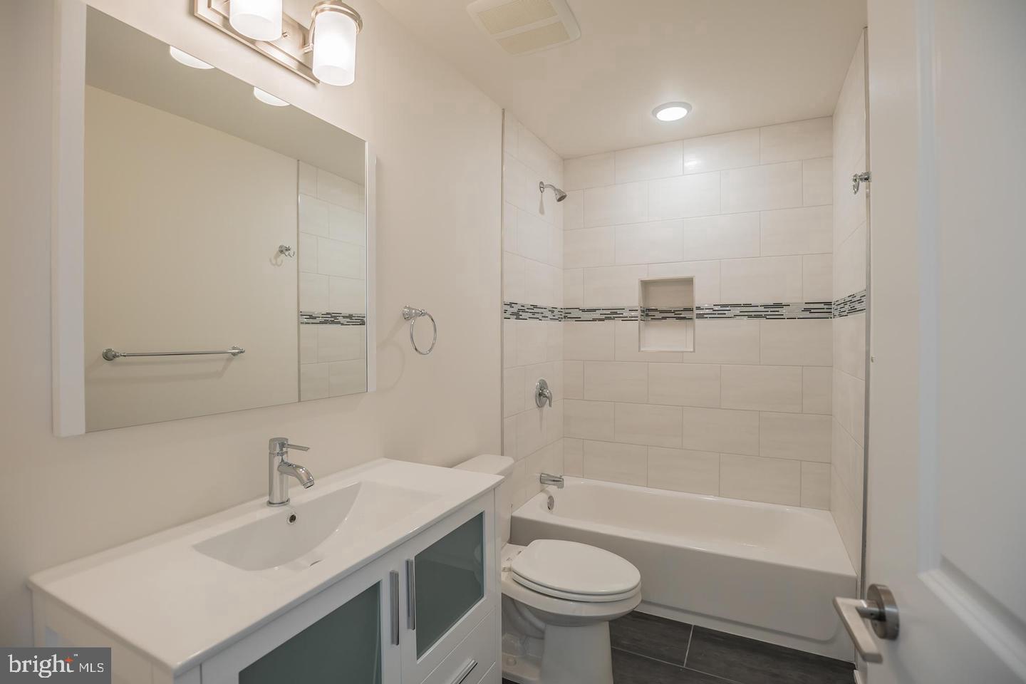 1227 N 5th St #2 Property Photo 18