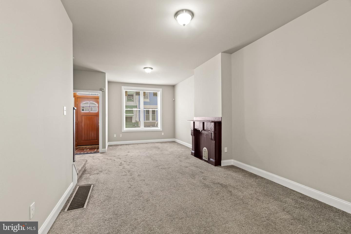 2527 N 18th St Property Photo 6