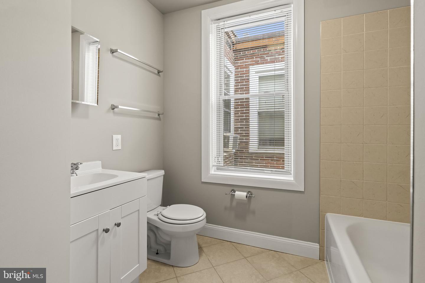 2527 N 18th St Property Photo 15