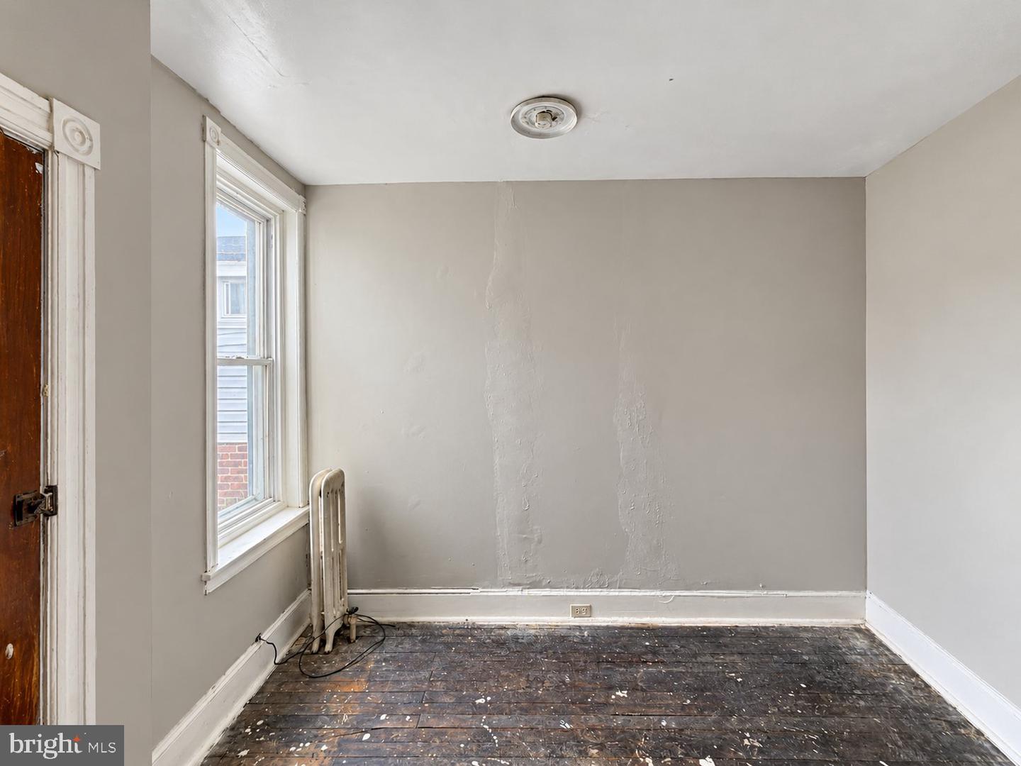 2059 E Victoria St Property Photo 7