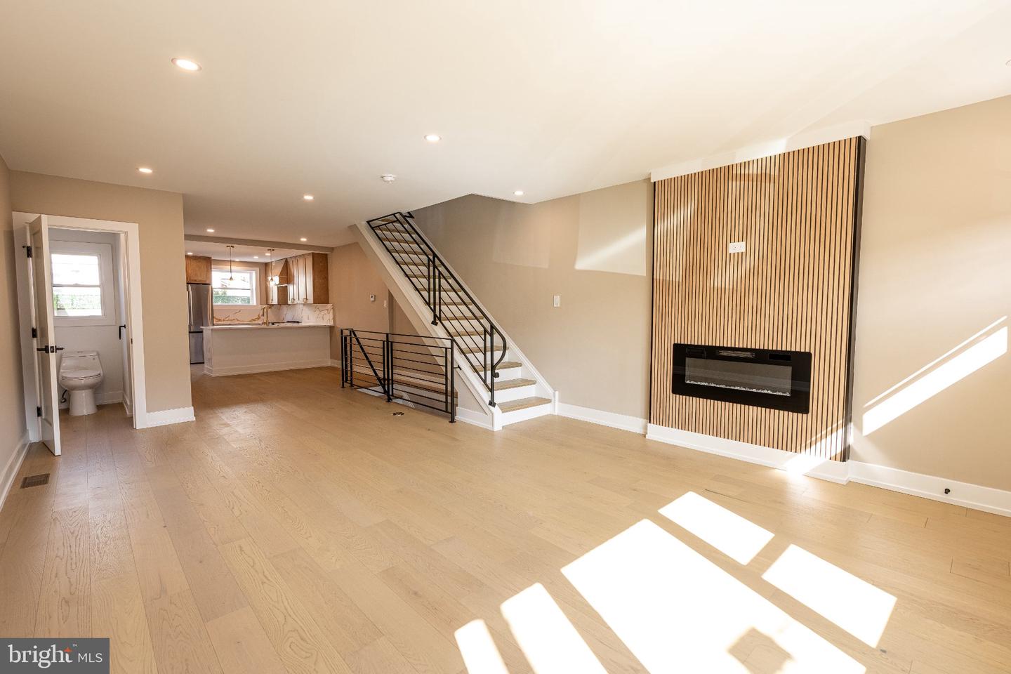 1005 Morris St Property Photo 6
