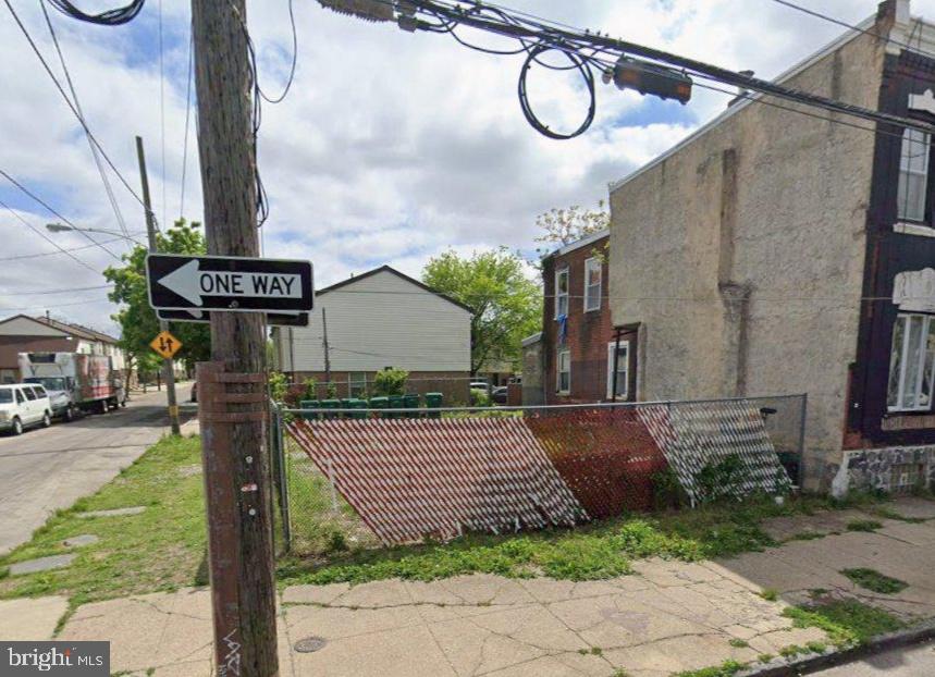 2020 W BERKS ST Property Photo 1
