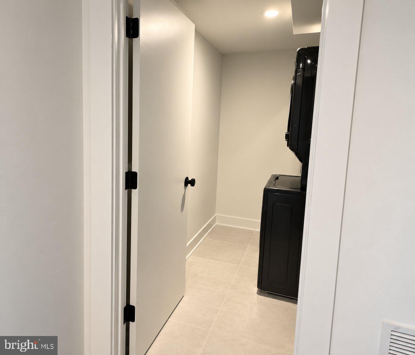5200-10 Chester Ave #106 Property Photo 13