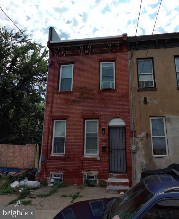 2851 N FAIRHILL ST Property Photo 1