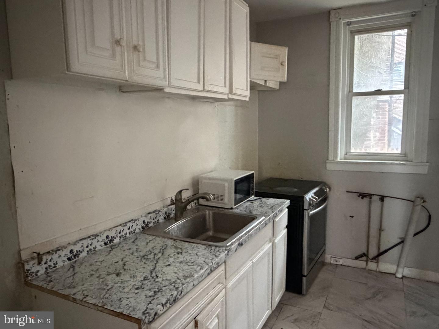 3221 Potter St Property Photo 4