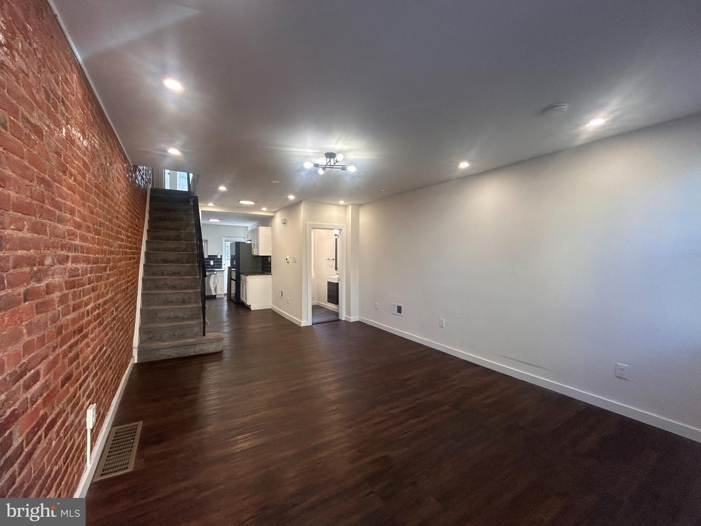 2319 N Hancock St Property Photo 2