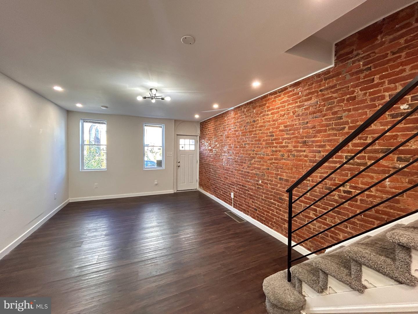 2319 N Hancock St Property Photo 4